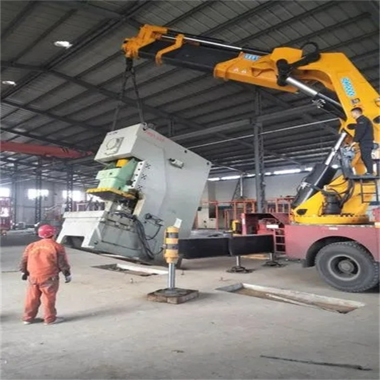 北京80吨折臂吊车出租附近电话