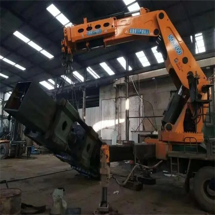 北京130吨折臂吊车出租吊机租赁附近电话