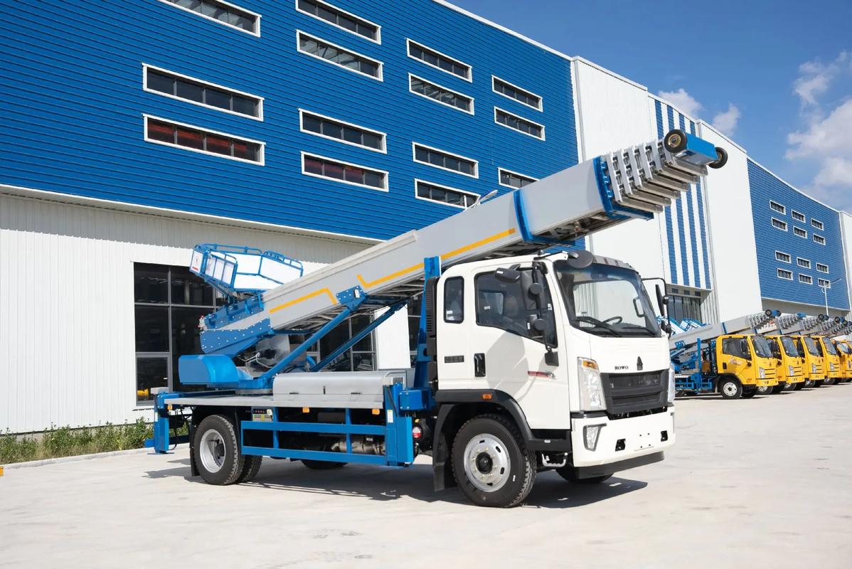 北京出租云梯车高空作业车 建筑垃圾搬运